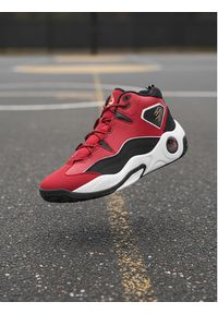 Shaq Sneakersy EOSS-H.O.F AQ95027M-RZ Czerwony. Kolor: czerwony. Materiał: skóra