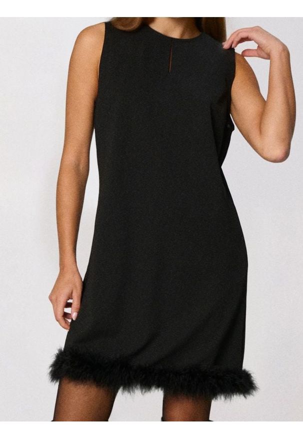 Sinsay - Sukienka mini - czarny. Kolor: czarny. Długość: mini