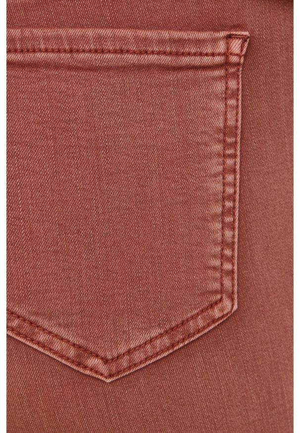 Vila Jeansy damskie medium waist. Kolor: brązowy