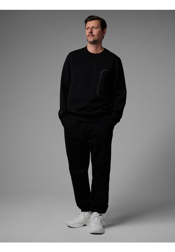 4f - 4F Bluza dresowa regular bez kaptura męska 4F x Robert Lewandowski - czarna M. Okazja: na co dzień. Typ kołnierza: bez kaptura. Kolor: czarny. Materiał: dresówka. Styl: casual, sportowy