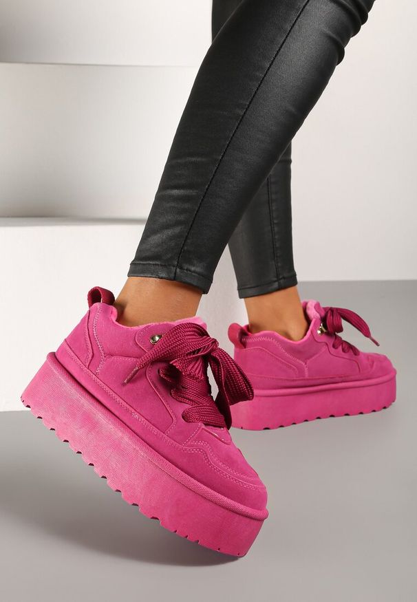 Born2be - Fuksjowe Sneakersy Vices w Stylu Śniegowców na Platformie z Ozdobnym Futerkiem Nalirea. Okazja: na co dzień. Zapięcie: sznurówki. Kolor: różowy. Materiał: futro. Sezon: zima. Obcas: na platformie