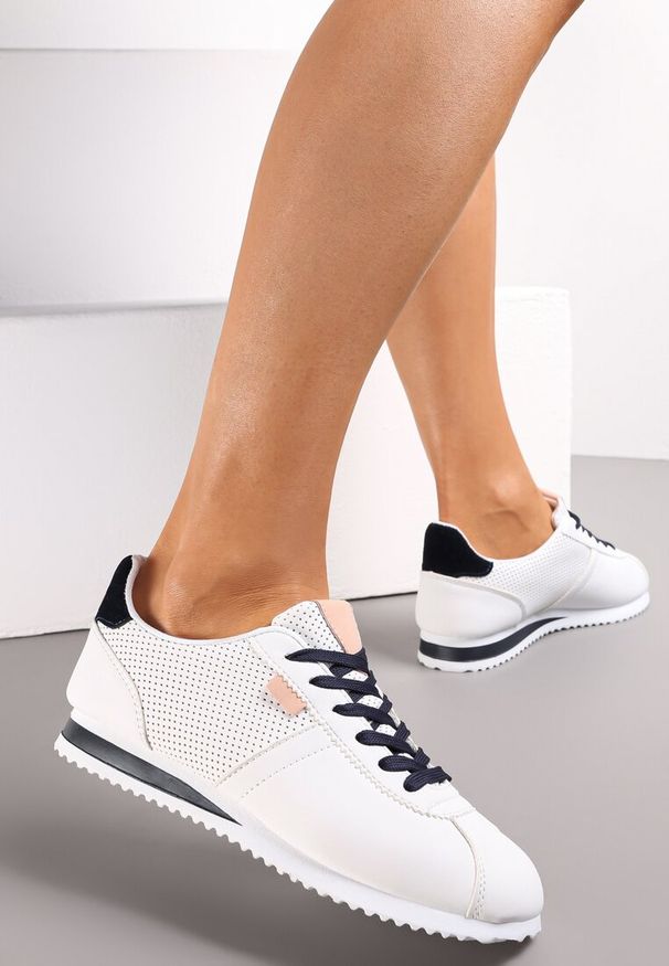 Renee - Biało Różowe Sneakersy z Przeszyciami Phyrise. Kolor: biały