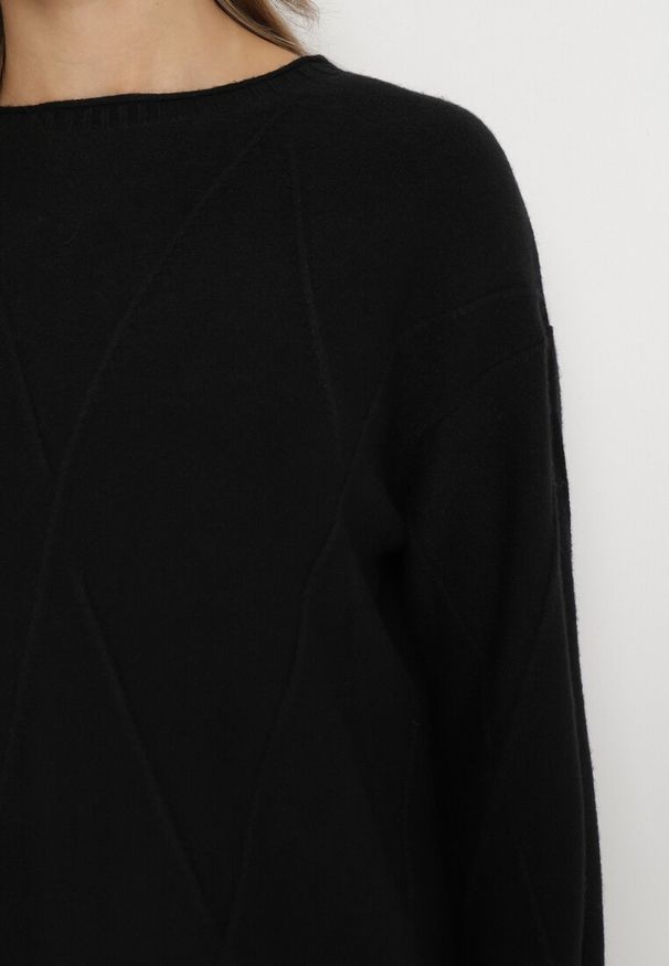 Born2be - Czarny Sweter z Rozcięciami Belicanto. Kolor: czarny. Materiał: bawełna, tkanina, wiskoza. Wzór: aplikacja. Styl: klasyczny