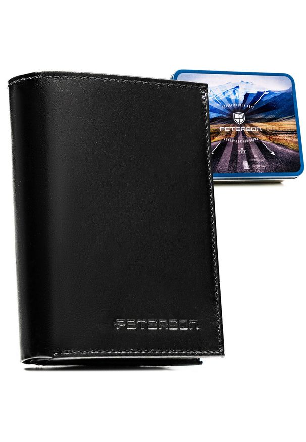 Elegancki portfel męski ze skóry naturalnej w czarnym kolorze w zestawie z brelokiem - Peterson. Kolor: czarny. Materiał: skóra