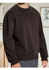 Sinsay - Bluza basic comfort fit - brązowy. Kolor: brązowy