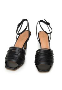 Wittchen - Damskie sandały skórzane z paseczkami na szpilce czarne. Okazja: na imprezę, na co dzień. Zapięcie: pasek. Kolor: czarny. Materiał: skóra. Wzór: aplikacja. Sezon: lato. Obcas: na szpilce. Styl: klasyczny, casual, elegancki, wizytowy #8