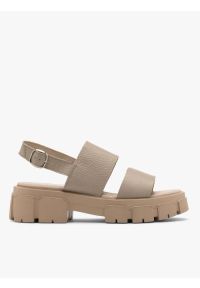 Ryłko - Beżowe sandały na masywnym spodzie. Kolor: beżowy. Materiał: skóra. Styl: street