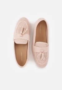 Born2be - Różowe Mokasyny z Imitacji Zamszu z Ozdobną Perforacją i Frędzlami Yenone. Okazja: na co dzień, na spotkanie biznesowe, do pracy. Kolor: różowy. Materiał: zamsz. Styl: casual, biznesowy, klasyczny #6