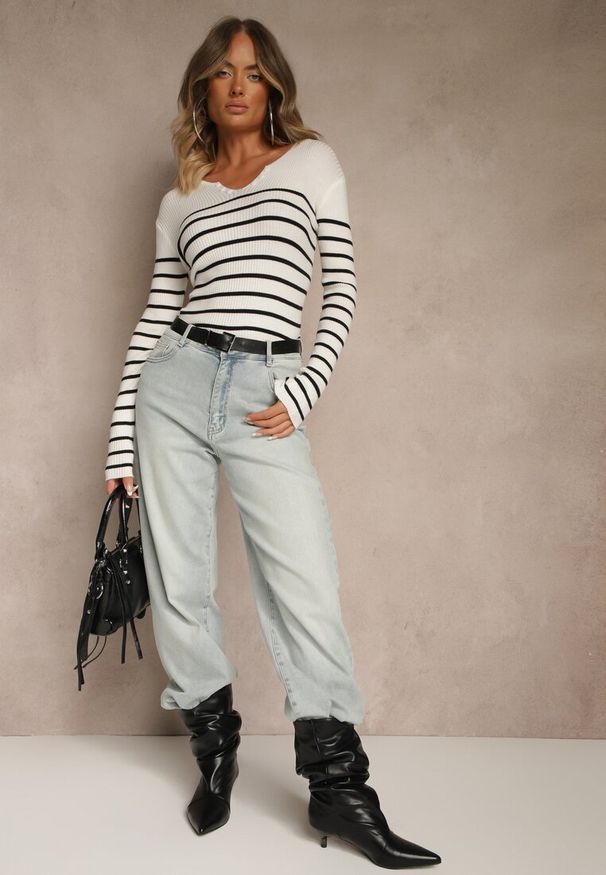 Renee - Biała Bluzka z Bawełną z Motywem Pasków i Guzikami Serisse. Okazja: na co dzień, do pracy, na spotkanie biznesowe. Kolor: biały. Materiał: bawełna. Wzór: paski. Styl: biznesowy, casual