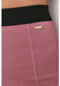Armani Exchange Legginsy damskie kolor różowy gładkie. Stan: podwyższony. Kolor: różowy. Materiał: dzianina. Wzór: gładki