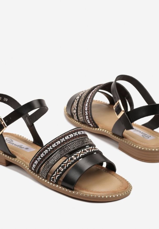 Born2be - Czarne Sandały z Ozdobnymi Paskami i Cyrkoniami Dovasse. Okazja: na co dzień. Zapięcie: pasek. Kolor: czarny. Materiał: jeans. Styl: elegancki, casual