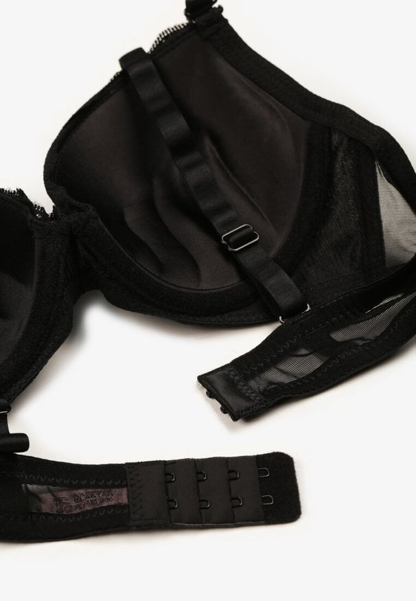 Born2be - Czarny Koronkowy Biustonosz Push Up Ozdobiony Metaliczną Aplikacją Norithiel. Kolor: czarny. Materiał: koronka. Rodzaj stanika: push-up. Wzór: aplikacja