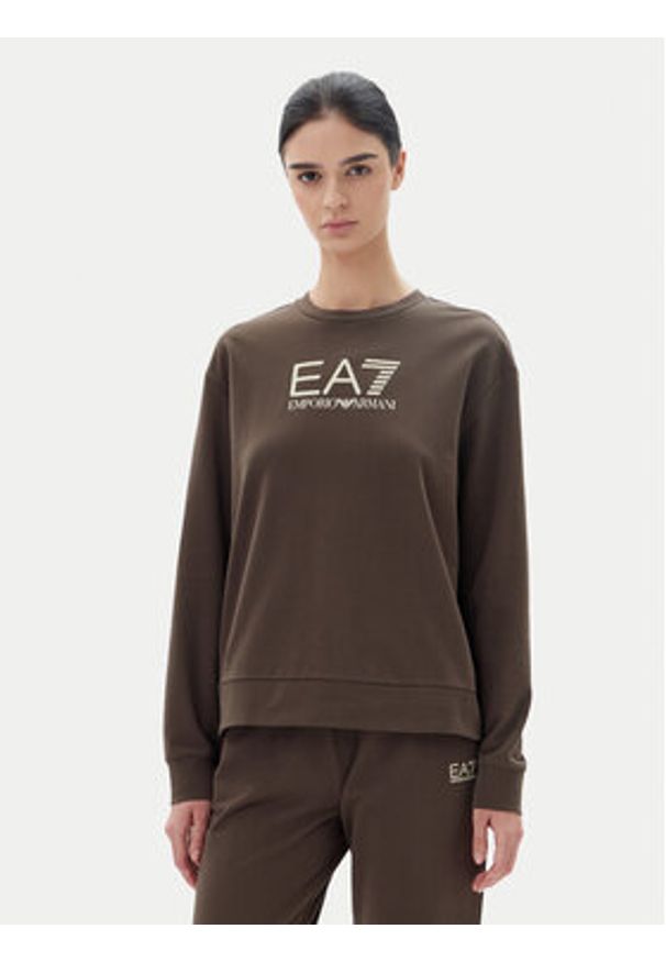 EA7 Emporio Armani Dres 7W000115 AF13135 U6139 Brązowy Regular Fit. Kolor: brązowy. Materiał: bawełna