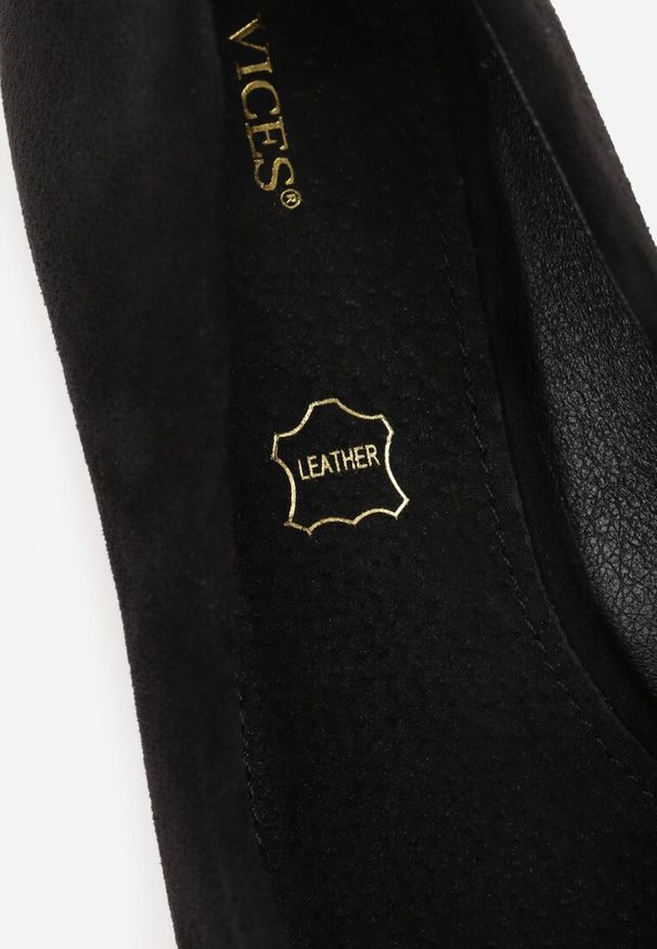 Renee - Czarne Czółenka z Wkładką z Naturalnej Skóry i Metaliczną Wstawką Sariann. Kolor: czarny. Materiał: skóra. Obcas: na obcasie. Styl: elegancki. Wysokość obcasa: średni