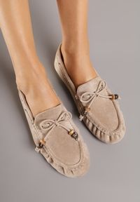Renee - Ciemnobeżowe Mokasyny Ozdobione Kokardą Koralikami i Przeszyciami Clanrunner. Kolor: beżowy. Materiał: jeans. Wzór: aplikacja. Styl: elegancki #7
