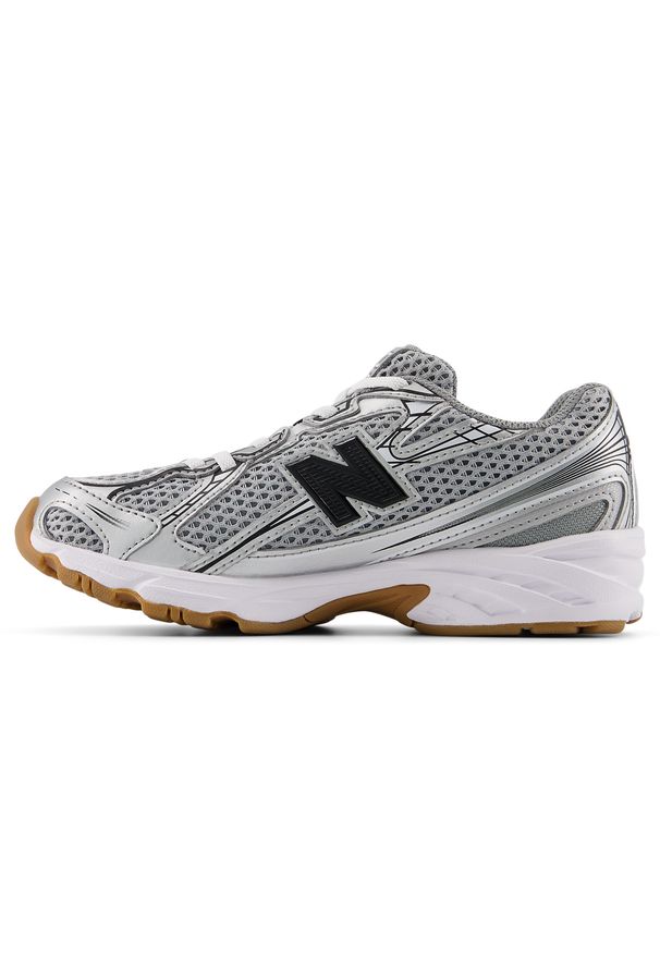Buty dziecięce New Balance PZ740GB – szare. Kolor: szary. Materiał: syntetyk, materiał. Szerokość cholewki: normalna. Sezon: lato. Sport: turystyka piesza