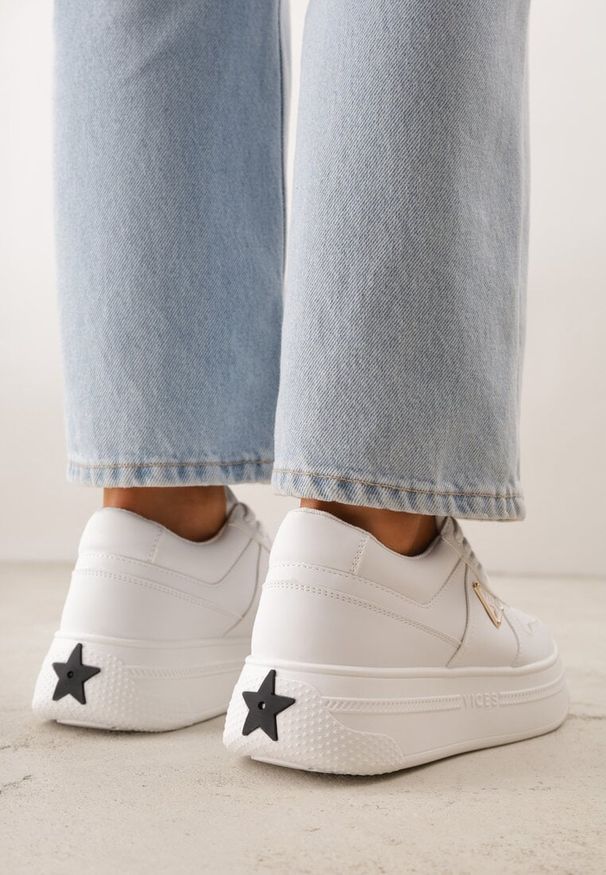 Renee - Białe Sneakersy Basic VICES na Platformie z Trójkątnym Zdobieniem Mellinata. Kolor: biały. Materiał: koronka. Wzór: aplikacja. Obcas: na platformie