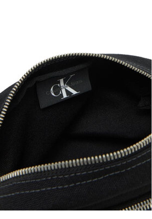 Calvin Klein Jeans Saszetka Workwear Camera Bag Frnt Pocket LV04G3092G Czarny. Kolor: czarny. Materiał: materiał