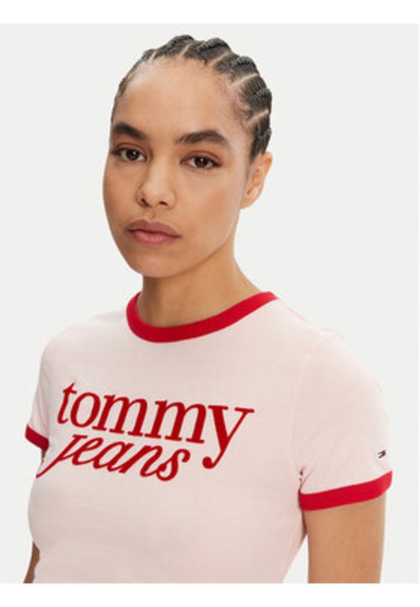 Tommy Jeans T-Shirt Script Ringer DW0DW20631 Różowy Slim Fit. Kolor: różowy. Materiał: bawełna