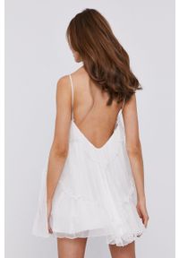 Nissa - NISSA - Sukienka. Kolor: biały. Materiał: tkanina, materiał, wiskoza, jedwab. Długość rękawa: na ramiączkach. Wzór: gładki. Typ sukienki: rozkloszowane. Długość: mini #2