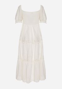 Born2be - Biała Bawełniana Sukienka z Haftowanym Wzorem Iffanella. Okazja: na spacer, na co dzień. Kolor: biały. Materiał: bawełna. Wzór: haft. Sezon: lato. Styl: elegancki, casual #2