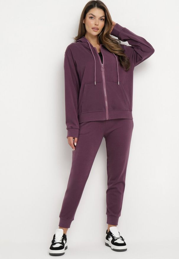 Born2be - Ciemnofioletowy 2-częściowy Komplet Dresowy z Bluzą i Spodniami Seraphelle. Kolor: fioletowy. Materiał: dresówka. Sport: turystyka piesza