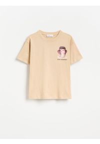 Reserved - Bawełniany t-shirt z nadrukiem - beżowy. Kolor: beżowy. Materiał: bawełna. Wzór: nadruk #1