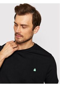 United Colors of Benetton - United Colors Of Benetton T-Shirt 3MI5J1AF7 Czarny Regular Fit. Kolor: czarny. Materiał: bawełna #4