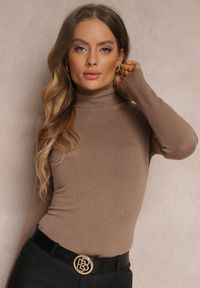 Renee - Jasnobrązowy Golf Dopasowany Ungase. Typ kołnierza: golf. Kolor: brązowy. Materiał: tkanina, jeans. Długość rękawa: długi rękaw. Długość: długie. Sezon: zima, jesień #4