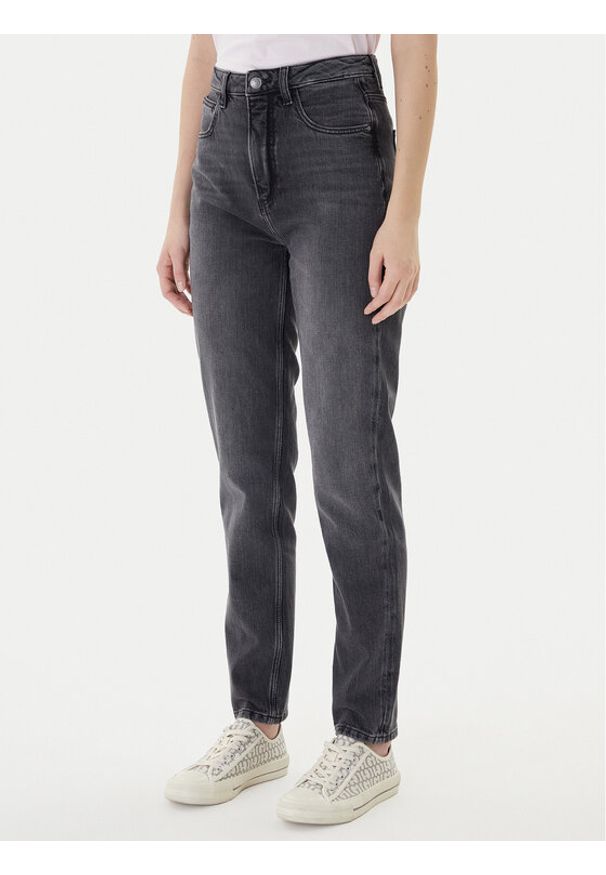 Guess Jeansy W2YA21 D4QD2 Szary Mom Fit. Kolor: szary