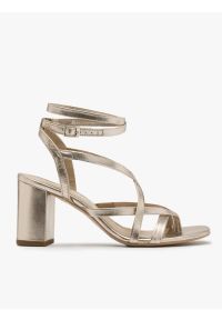 Ryłko - Platynowe japonki na obcasie. Kolor: szary. Materiał: skóra. Obcas: na obcasie. Styl: street. Wysokość obcasa: średni #1