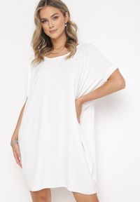 Born2be - Biała Mini Sukienka z Krótkim Rękawem o Fasonie Nietoperza Kharson. Kolor: biały. Długość rękawa: krótki rękaw. Styl: boho. Długość: mini #1