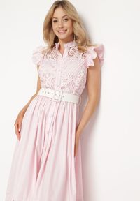 Born2be - Różowa Sukienka Ażurowa o Koszulowym Kroju z Paskiem z Ekoskóry Trija. Okazja: na co dzień, na imprezę. Kolor: różowy. Wzór: ażurowy. Typ sukienki: koszulowe. Styl: casual, elegancki #4