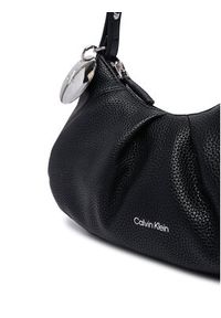 Calvin Klein Torebka Engraved Hw LV04F3554G Czarny. Kolor: czarny. Materiał: skórzane #4