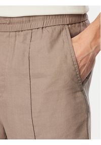 Hugo - HUGO Szorty materiałowe Cino 262FW 50562792 Brązowy jasny Straight Fit. Kolor: brązowy. Materiał: lyocell #3