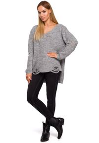 MOE - Luźny asymetryczny sweter oversize z modnymi dziurami. Materiał: jeans, akryl. Długość: krótkie #3