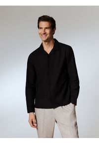 Reserved - Koszula regular z lnem - czarny. Kolor: czarny. Materiał: len