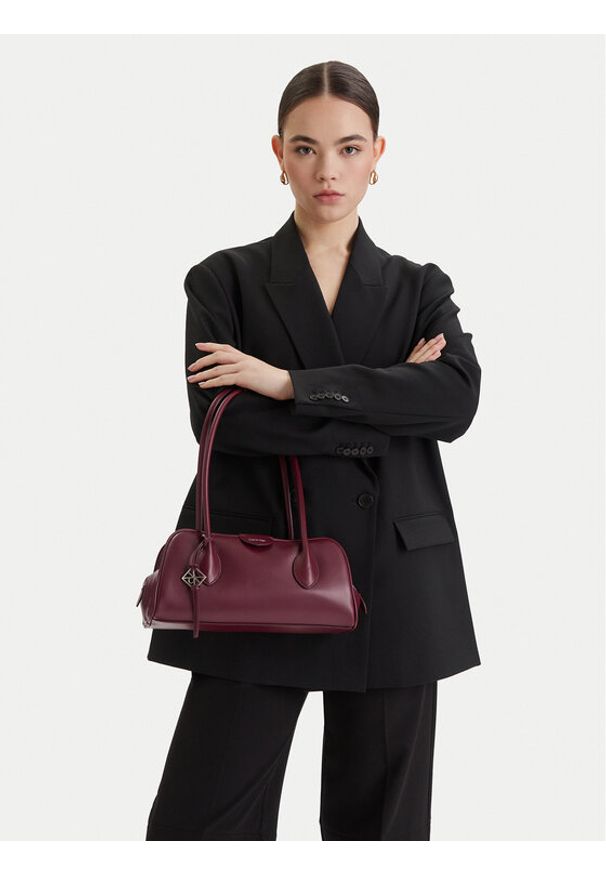 Calvin Klein Torebka Emblem Trio Shoulder Bag LV04F3369G Bordowy. Kolor: czerwony. Materiał: skórzane