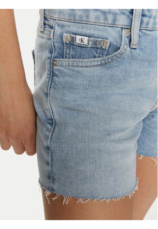 Calvin Klein Jeans Szorty jeansowe J20J222809 Niebieski Regular Fit. Kolor: niebieski. Materiał: bawełna
