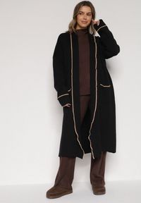 Born2be - Czarny Długi Niezapinany Kardigan Ozdobiony Lamówką Veritusa. Okazja: na co dzień. Kolor: czarny. Materiał: jeans. Długość: długie. Wzór: aplikacja. Styl: klasyczny, casual #2