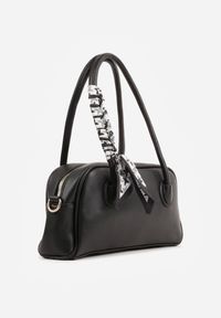 Renee - Czarna Torebka Bagietka na Ramię z Ozdobną Chustką i Paskiem Anaste. Kolor: czarny. Styl: elegancki, retro. Rodzaj torebki: na ramię #3