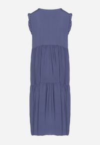 Born2be - Niebieska Bawełniana Sukienka Ozdobiona Falbankami Aveliova. Okazja: na spacer, na imprezę, na co dzień. Typ kołnierza: kołnierz z falbankami. Kolor: niebieski. Materiał: bawełna. Wzór: aplikacja. Typ sukienki: proste. Styl: elegancki, casual. Długość: midi #6