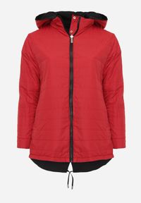 Born2be - Czarno-Czerwona Dwustronna Kurtka Przejściowa w Stylu Parki z Kapturem Tidala. Okazja: na co dzień. Typ kołnierza: kaptur. Kolekcja: plus size. Kolor: czarny. Materiał: poliester, jeans, materiał. Wzór: aplikacja. Styl: casual, klasyczny #2