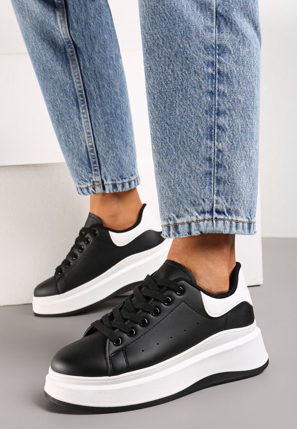 Renee - Czarne Sznurowane Sneakersy z Imitacji Skóry na Platformie Filamena. Kolor: czarny. Materiał: skóra. Obcas: na platformie