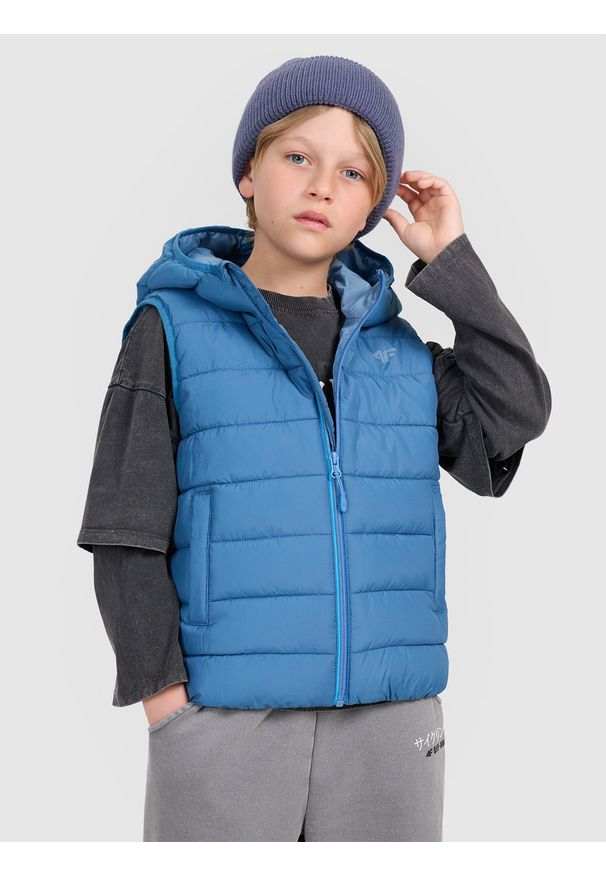 4f - 4F Bezrękawnik puchowy z wypełnieniem syntetycznym chłopięcy - granatowy 164 (13-14 lat). Okazja: na co dzień. Typ kołnierza: kaptur. Kolor: niebieski. Materiał: puch, syntetyk. Długość rękawa: bez rękawów. Długość: krótkie. Sezon: lato. Styl: casual, klasyczny, sportowy