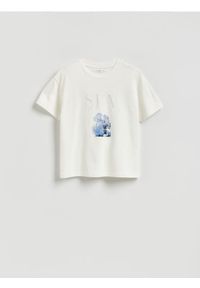 Reserved - Bawełniany t-shirt z nadrukiem - złamana biel. Materiał: bawełna. Wzór: nadruk #1