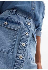 bonprix - Spódnica dżinsowa z naszywanymi kieszeniami. Kolor: niebieski. Długość: długie #2