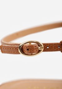 Renee - Brązowe Sandały VICES z Przeplatanymi Paskami i Zakrytym Noskiem Usinlisa. Okazja: na co dzień. Zapięcie: pasek. Kolor: brązowy. Wzór: paski. Styl: boho, casual, elegancki #7