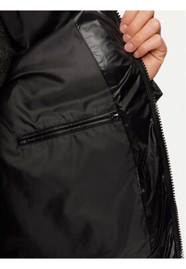 Schott NYC Kurtka zimowa COLUMBUSX Czarny Regular Fit. Kolor: czarny. Materiał: syntetyk. Sezon: zima