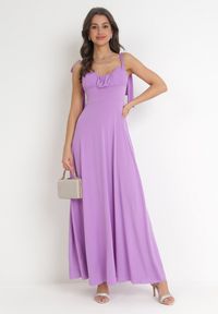 Born2be - Fioletowa Rozkloszowana Sukienka Maxi z Wiązanymi Ramiączkami Lisija. Kolor: fioletowy. Długość rękawa: na ramiączkach. Styl: elegancki. Długość: maxi